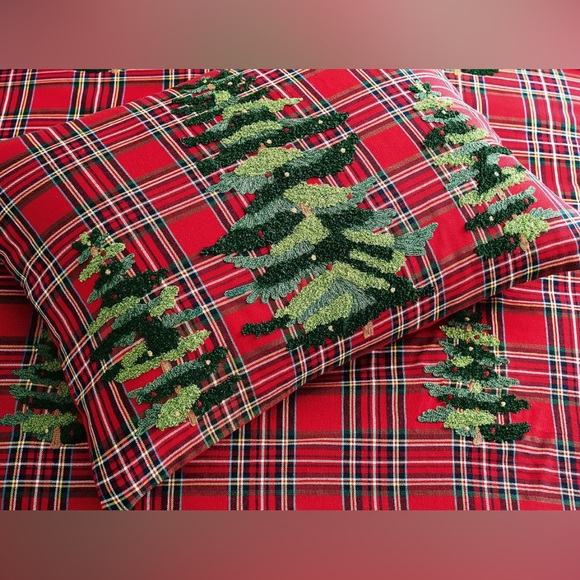 NWT PB Elliot Tree Embroidered Plaid Sham - Picture 2 of 3